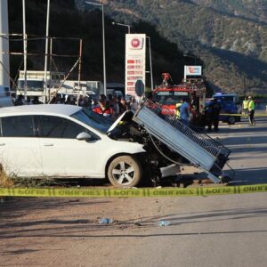 anne ve oglunun oldugu kazada yurek burkan detay ETNfKrgb
