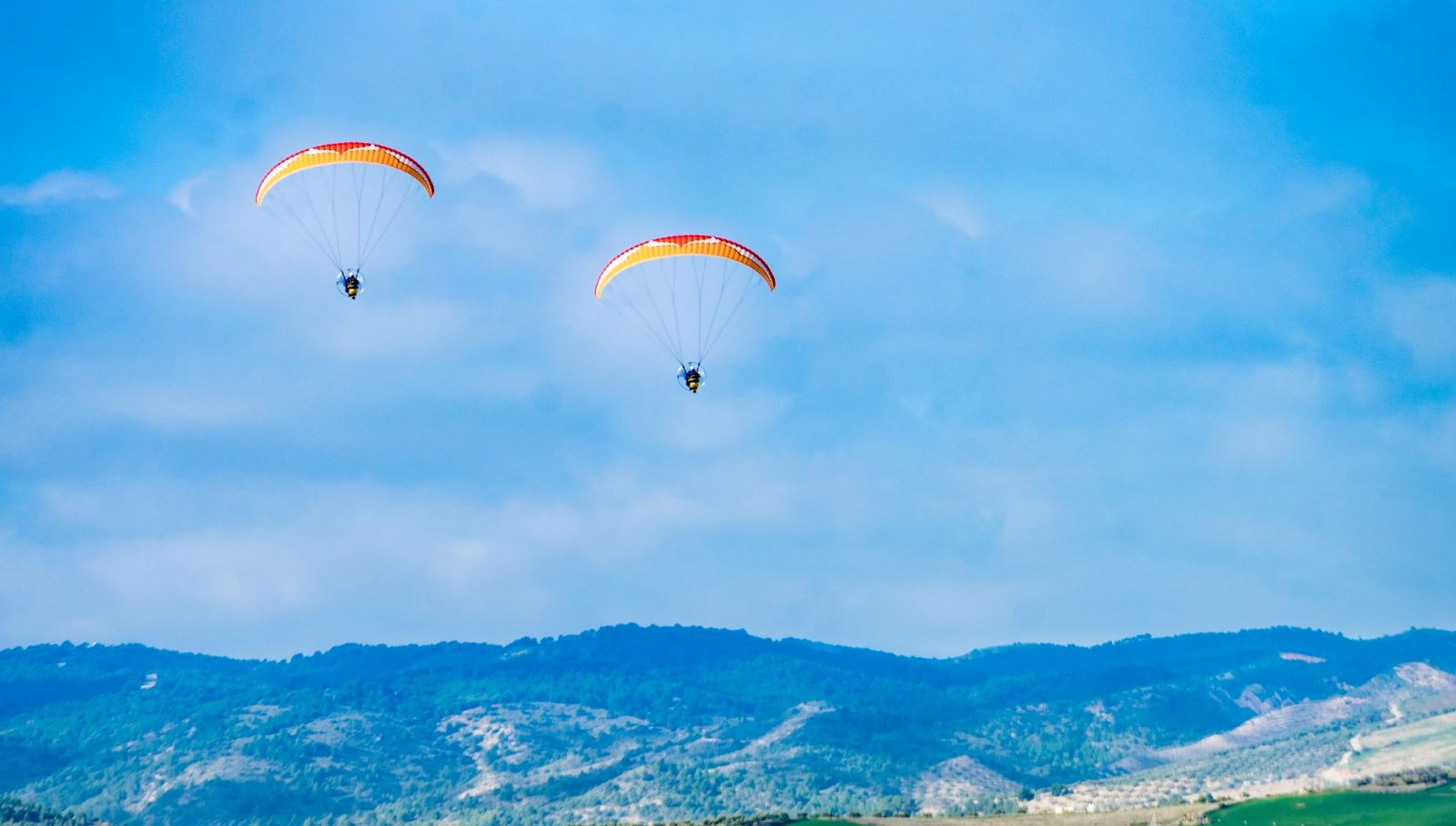 abdde2 polonya askeri parasut egitimi sirasinda oldu ZnMYwBQQ