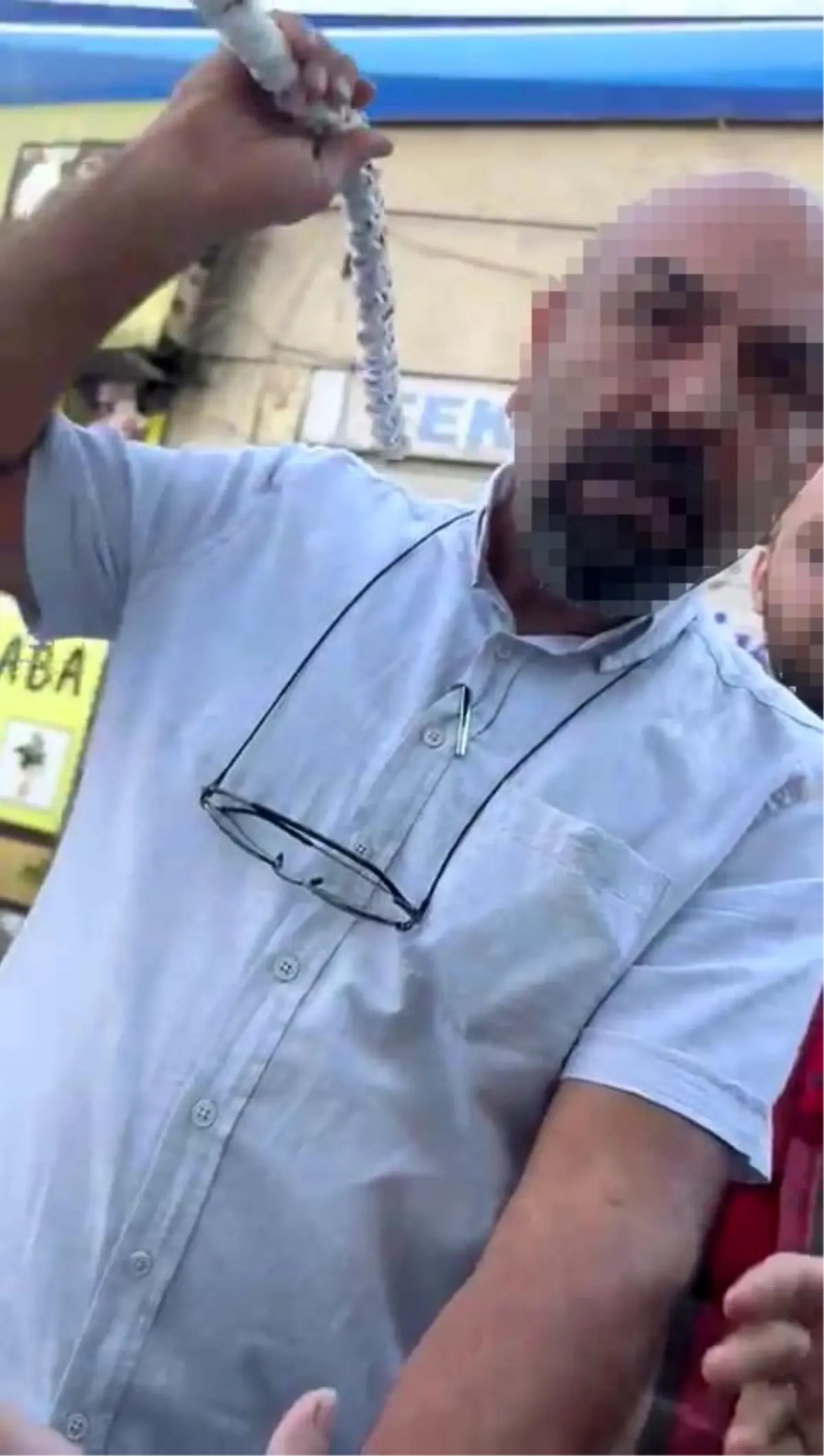 bagcilarda yol verme tartismasi kavga cikardi H9SGKuug