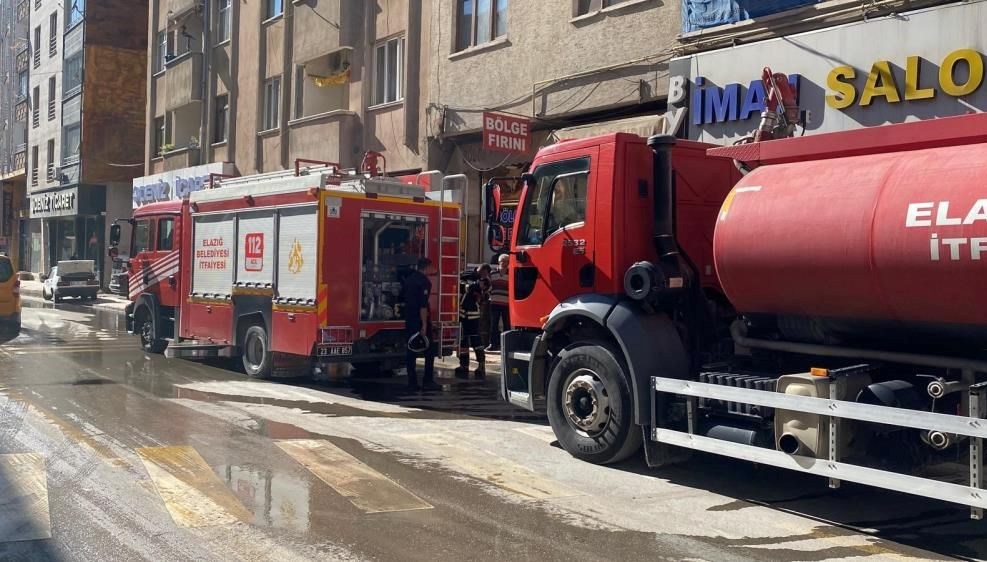 elazigda odunlukta yangin TvhRwLVu