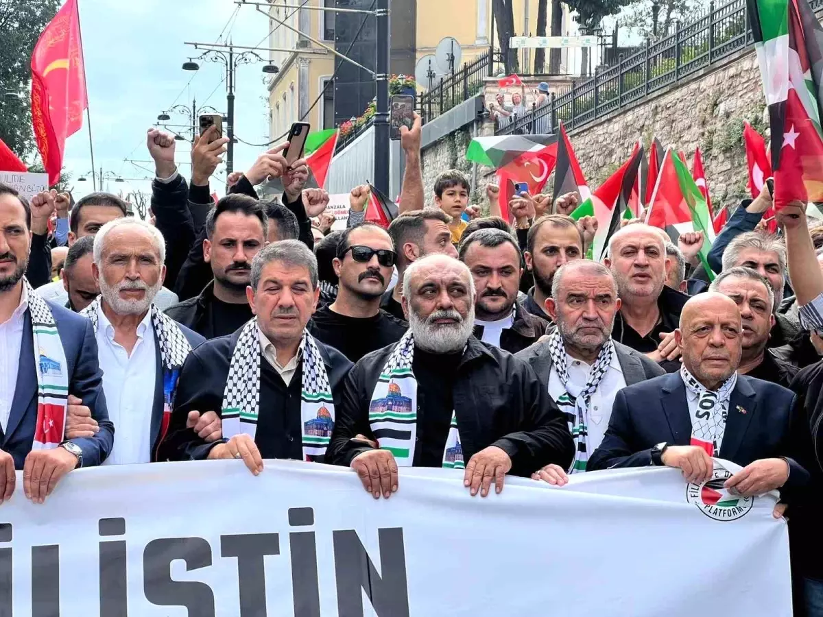 istanbulda israilin filistin soykirimina karsi buyuk yuruyus uGruYReD