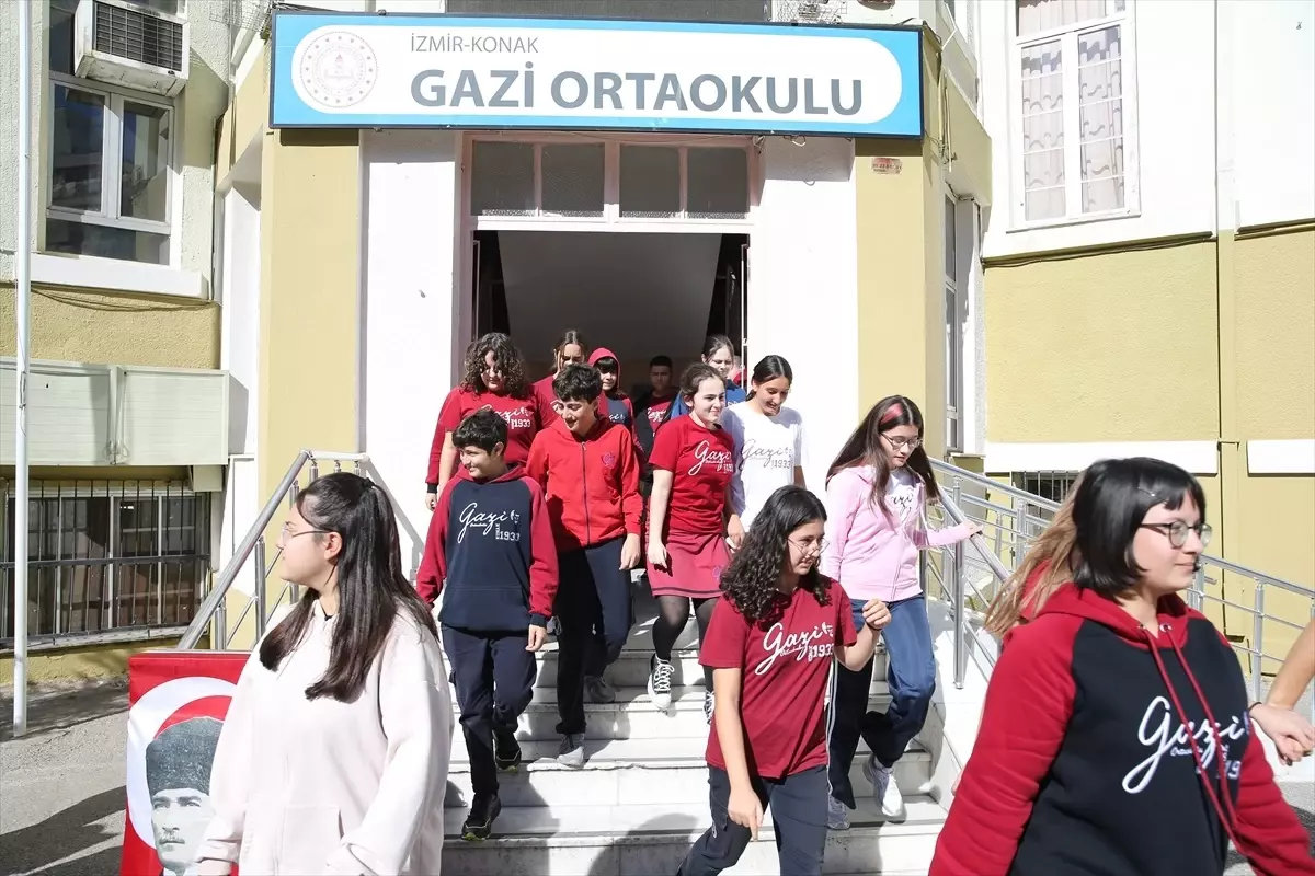 okullarda afet tatbikatlari gerceklestirildi zUBshXG7.jpg