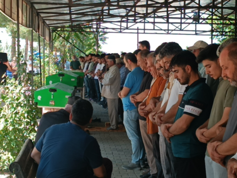 Oldurulen 3 kisi saldiriya ugradigi mezarliga gomuldu 9QFRPBI3